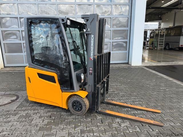 Gabelstapler Jungheinrich EFG 215 / Triplex: 4.25m! / SS / nur 3.092h!