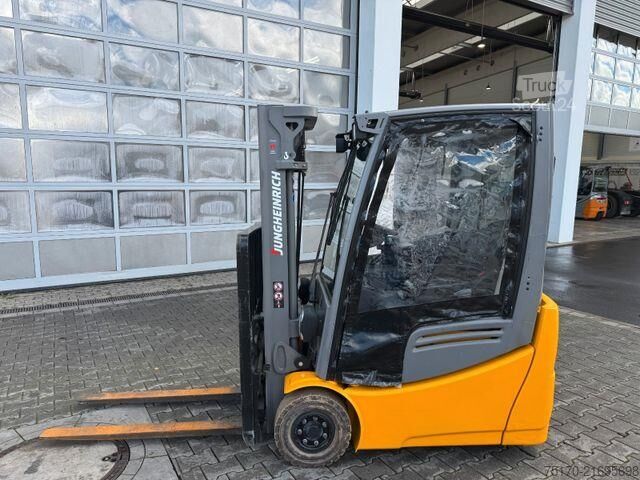 Gabelstapler Jungheinrich EFG 215 / Triplex: 4.25m! / SS / nur 3.092h!