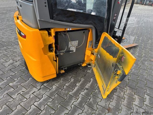 Gabelstapler Jungheinrich EFG 215 / Triplex: 4.25m! / SS / nur 3.092h!