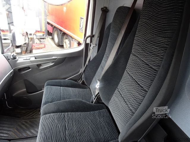 Fourgon tôlé MERCEDES-BENZ 821 Atego*5,9m*LBW*Klima*B/L*3 Sitze*Original km