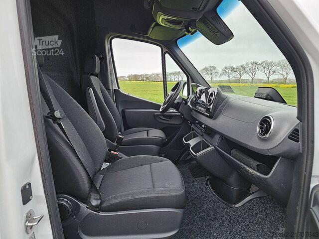 Carrinha de tejadilho alto MERCEDES-BENZ ESPRINTER 320 204 pk 81 Kwh