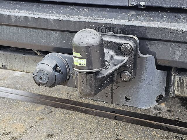 عربة ستيشن واغن ذات سقف مرتفع VOLKSWAGEN CRAFTER 35 2.0 L3H3 140Pk Automaat!