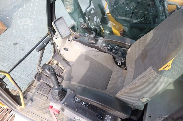 Pásový bager Volvo EC220D L EC 220 DL | BUCKET | QUICK COUPLER | C...