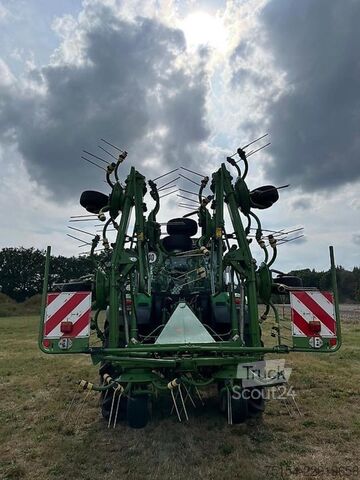 Карусельна сеноворошилка Krone KW 8.82