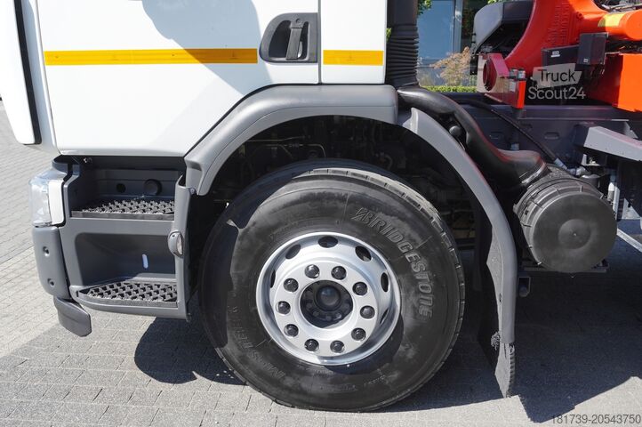 Camion plateau avec grue Renault C280 DTI 8 / FASSI crane 5.6T / range 8m