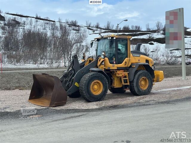 Krautuvas Volvo L90H wheel loader with joystick control and a buck