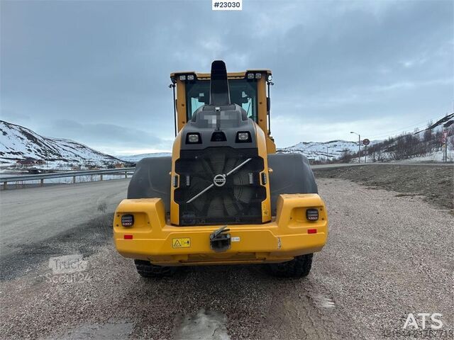 Krautuvas Volvo L90H wheel loader with joystick control and a buck