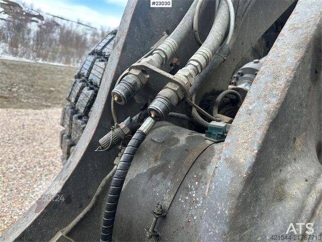 Krautuvas Volvo L90H wheel loader with joystick control and a buck