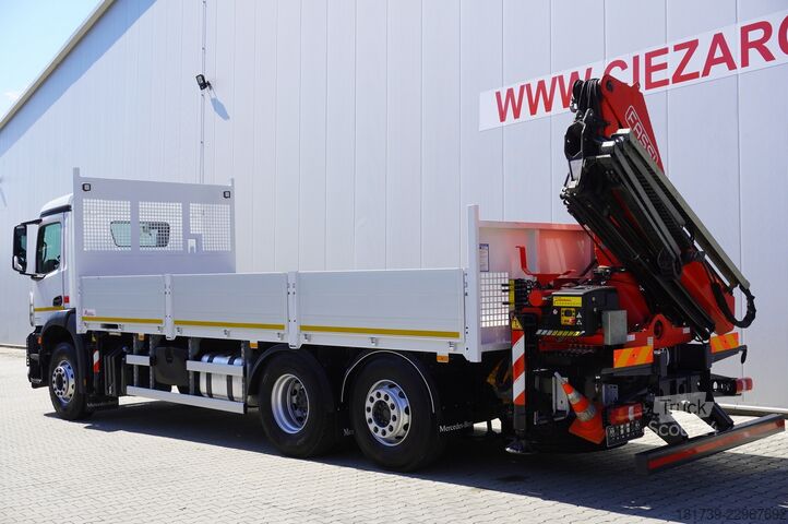 Plattform med kran Mercedes-Benz Arocs 2536 6x2 / 200 tho.km / Fassi F195