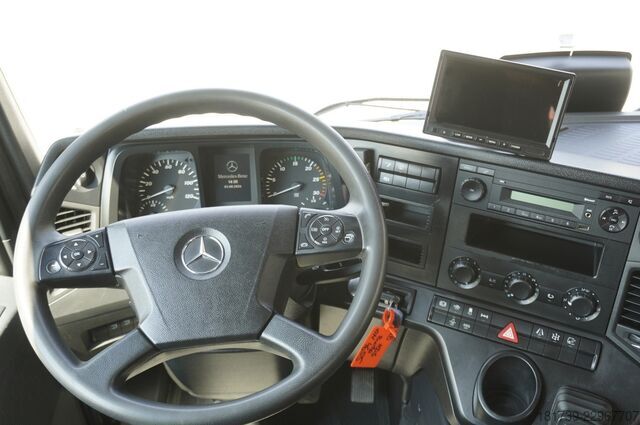 Платформа с краном Mercedes-Benz Arocs 1827 4x2 / 70 tho km!!! / Fassi
