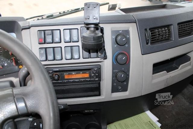 Camion plateau avec bâche VOLVO FE 320 4x2 LL - Nr.: 682