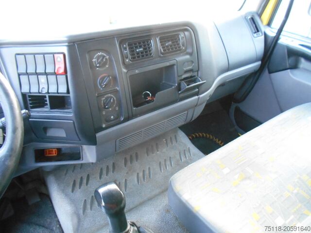 Camion avec carrosserie personnalisée Renault MIDLUM 180.10 - FURGONE NEGOZIO