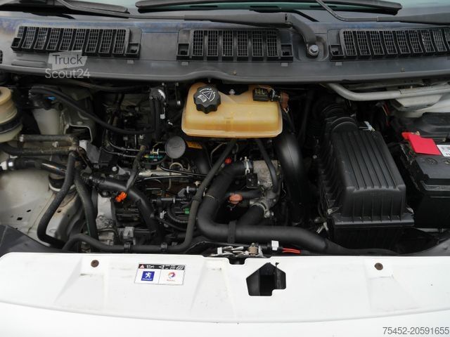 Fourgon tôlé PEUGEOT Expert 2.0 HDI / Dachträger / TÜV neu