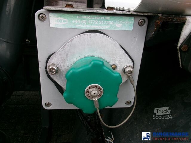 Tanker Volvo FL 240 4x2 RHD fuel tank 13 m3 / 4 comp