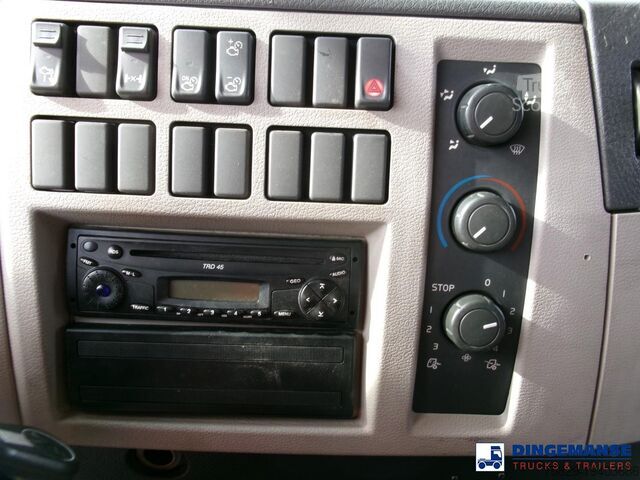 شاحنة صهريج Volvo FE 280 4X2 fuel tank 13.6 m3 / 4 comp / ADR 07...