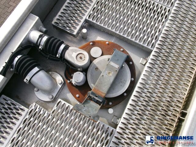 شاحنة صهريج Volvo FE 280 4X2 fuel tank 13.6 m3 / 4 comp / ADR 07...