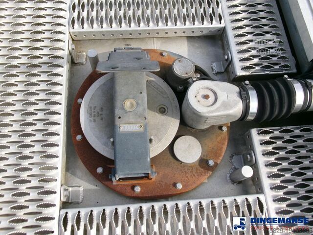 شاحنة صهريج Volvo FE 280 4X2 fuel tank 13.6 m3 / 4 comp / ADR 07...