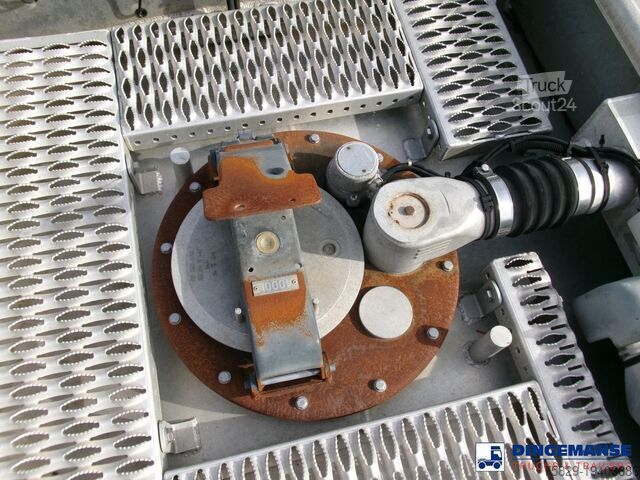 شاحنة صهريج Volvo FE 280 4X2 fuel tank 13.6 m3 / 4 comp / ADR 07...