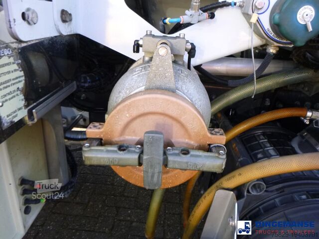 Camion-citerne Renault Premium 270 dxi 4x2 fuel tank 13.3 m3 / 4 comp