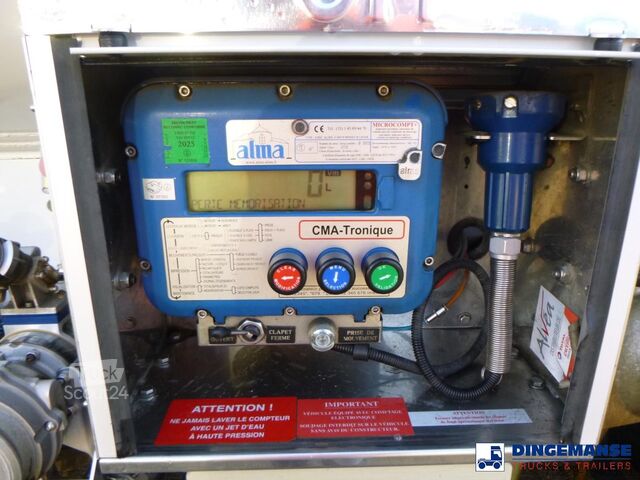 Camion-citerne Renault Premium 270 dxi 4x2 fuel tank 13.3 m3 / 4 comp