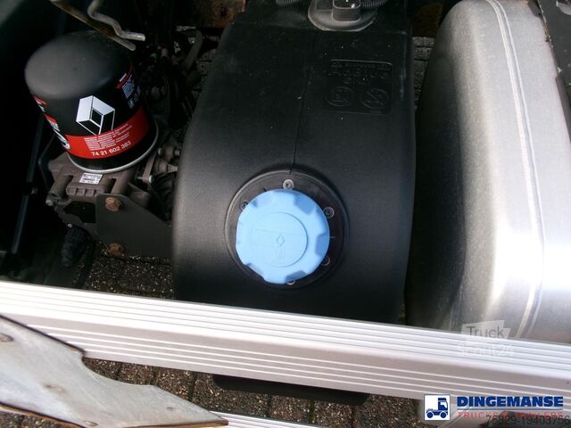Tanker Renault Premium 270 dxi 4x2 fuel tank 13.6 m3 / 4 comp