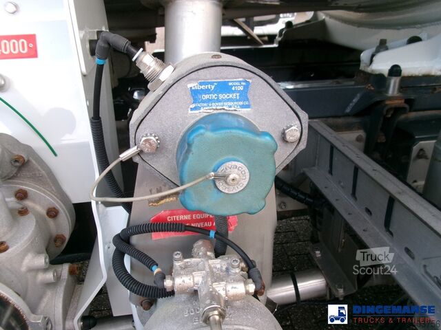 Tanker Renault Premium 270 dxi 4x2 fuel tank 13.6 m3 / 4 comp