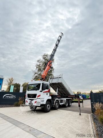 Lastebil med plan MAN TGS 37.440 8x4 KRAN 21m Kipper 5/6 Steuerkre
