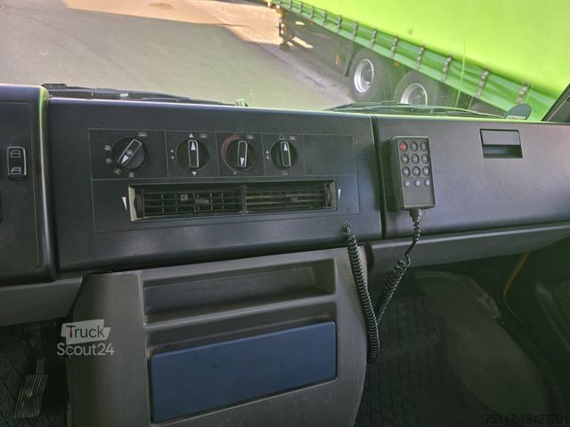 Pick-up dodávka MERCEDES-BENZ 613D Vario Pritsche 5,07m 3 Sitzer 2x AHK