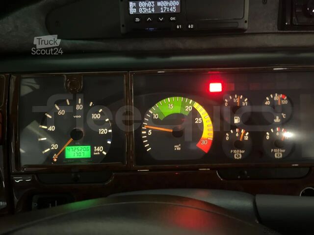 Transporte de pessoas Mercedes-Benz MB 818 S