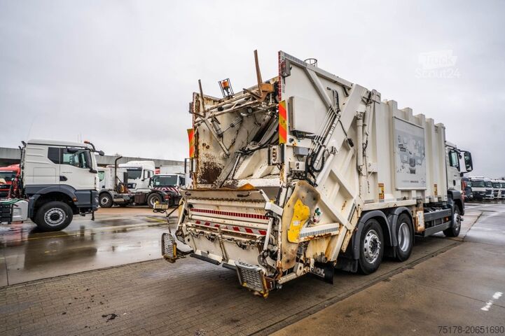 Vuilniswagen MAN TGS 26.320 BL - VDK PUSHER IIK