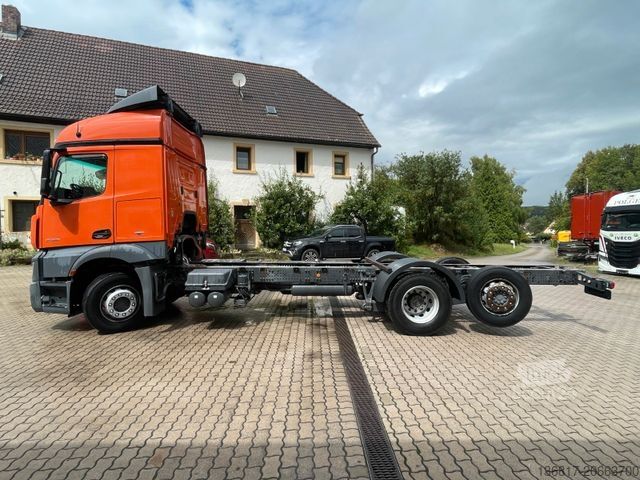 Sunkvežimio važiuoklė MERCEDES-BENZ Actros 2548 6x2 Fahrgestell Lenk-/Liftachse/LUFT