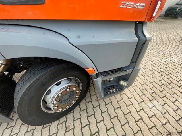 Sunkvežimio važiuoklė MERCEDES-BENZ Actros 2548 6x2 Fahrgestell Lenk-/Liftachse/LUFT