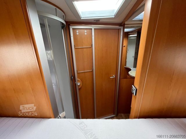 Halvintegrert bobil FRANKIA T 6800 BD - Festbett - Klima - Solar -