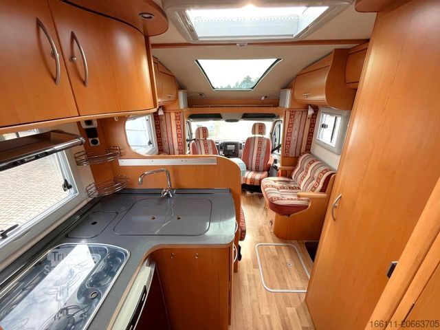 Halvintegrert bobil FRANKIA T 6800 BD - Festbett - Klima - Solar -