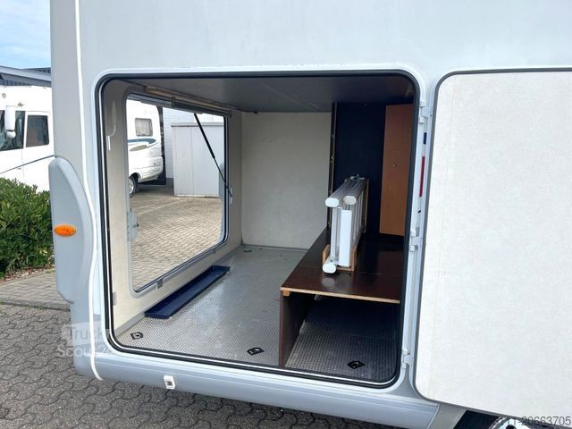 Halvintegrert bobil FRANKIA T 6800 BD - Festbett - Klima - Solar -