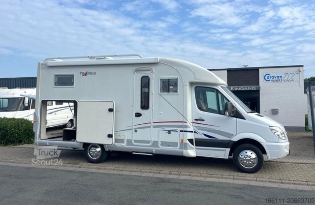 Halvintegrert bobil FRANKIA T 6800 BD - Festbett - Klima - Solar -