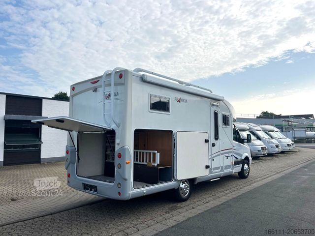 Halvintegrert bobil FRANKIA T 6800 BD - Festbett - Klima - Solar -