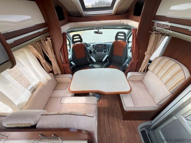 Ημιενσωματωμένο αυτοκινούμενο τροχόσπιτο ELNAGH Prince 580 L - Queensbett - - Solar