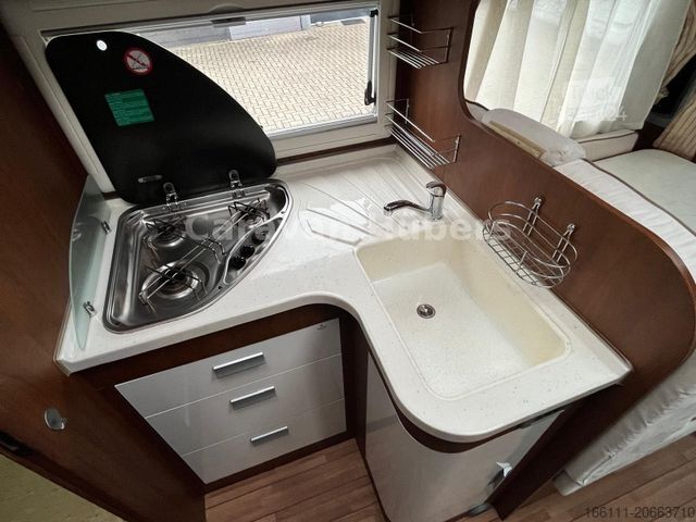 Ημιενσωματωμένο αυτοκινούμενο τροχόσπιτο ELNAGH Prince 580 L - Queensbett - - Solar