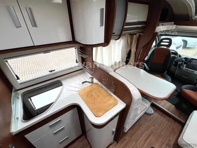 Ημιενσωματωμένο αυτοκινούμενο τροχόσπιτο ELNAGH Prince 580 L - Queensbett - - Solar