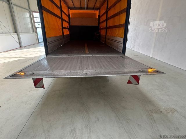 Dodávka s plachtovou bočnicou FUSO Canter 7C18 Pritsche Plane mit Ladebordwand