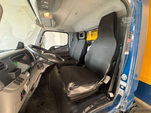 Dodávka s plachtovou bočnicou FUSO Canter 7C18 Pritsche Plane mit Ladebordwand