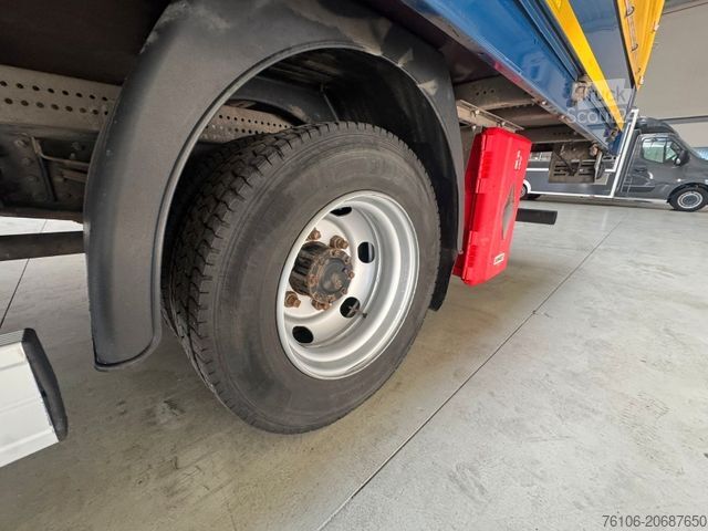 Dodávka s plachtovou bočnicou FUSO Canter 7C18 Pritsche Plane mit Ladebordwand