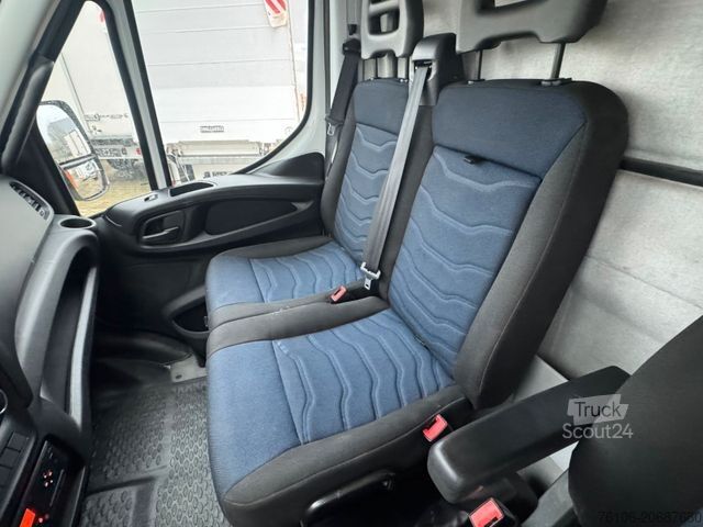 Dodávka s plachtovou bočnicou IVECO Daily 72C18 Pritsche Plane *Ahk*Kamera*Navi*