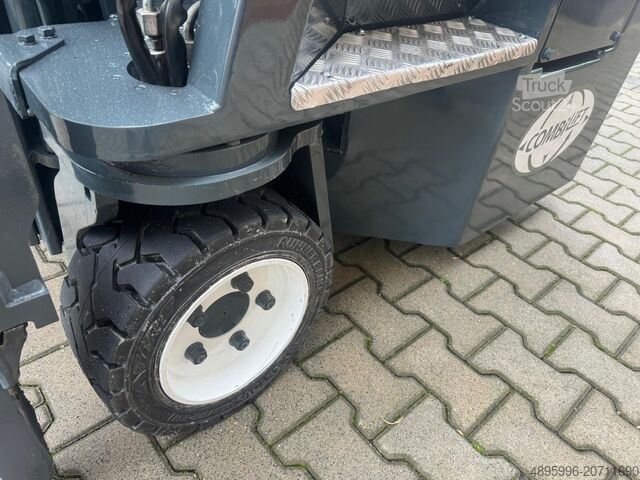 Four-way forklift Combilift CB3000// Diesel// Perfect / Only 5185 h