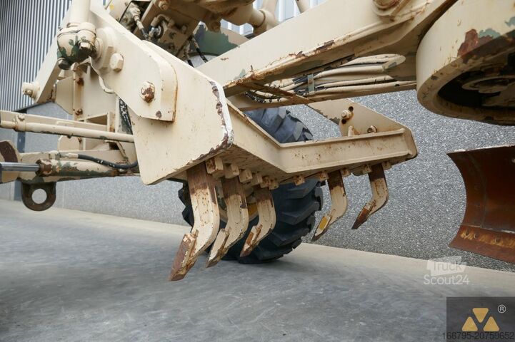 Niveladora Caterpillar 130G Ex-army