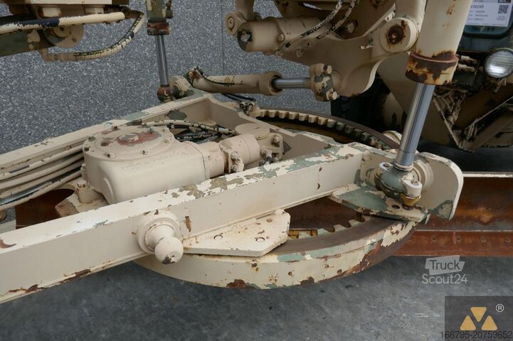 Niveladora Caterpillar 130G Ex-army