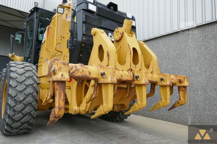 Niveladora Caterpillar 140M2