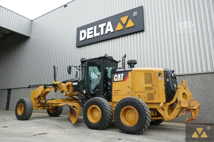 Niveladora Caterpillar 140M2