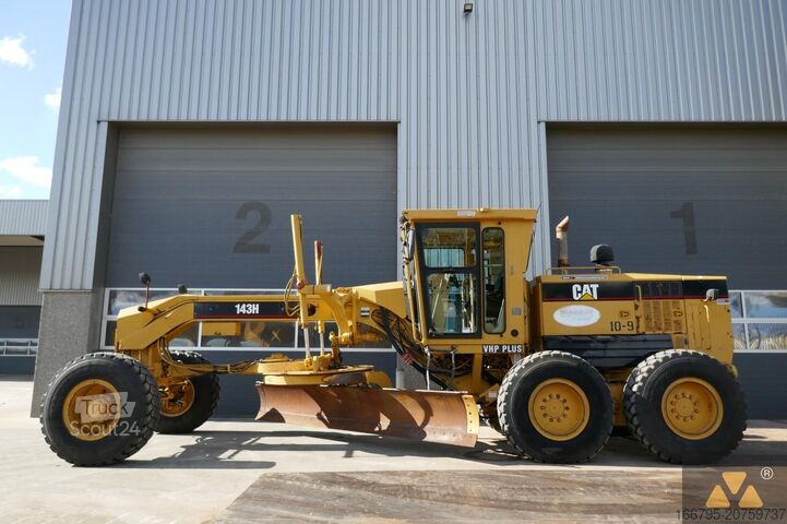 Równiarka Caterpillar 143H